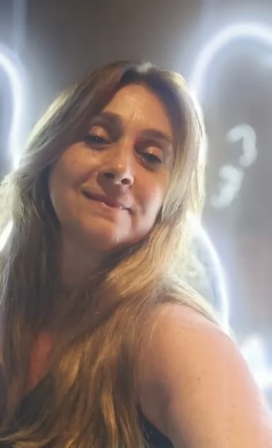 Viviana L.